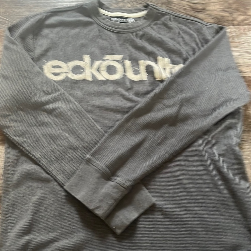 Ecko Lonng sleeve tee shirt super comforting,waffle knit!